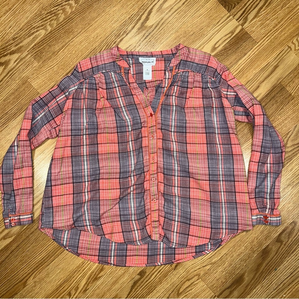 For the Republic pink purple Flannel Plaid V-neck Button Down Shirt Sz‎ M